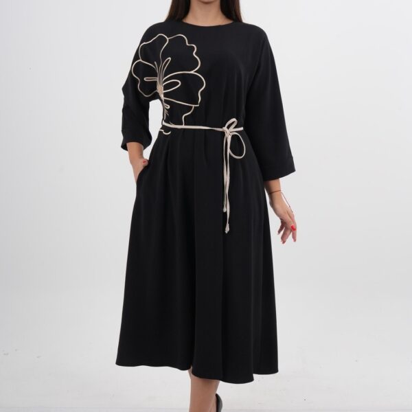 Трикотажне плаття з вишивкою